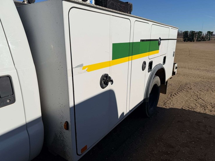 2006-ford-f550-image-12