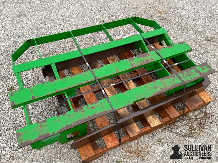 frontier-ap12a-loader-pallet-forks-image-1