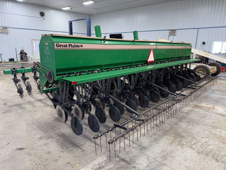 great-plains-20’-grain-drill,-10”-spacing,-3pt-converted-into-a-pull-type,-has-markers,-front-coulte-image-5