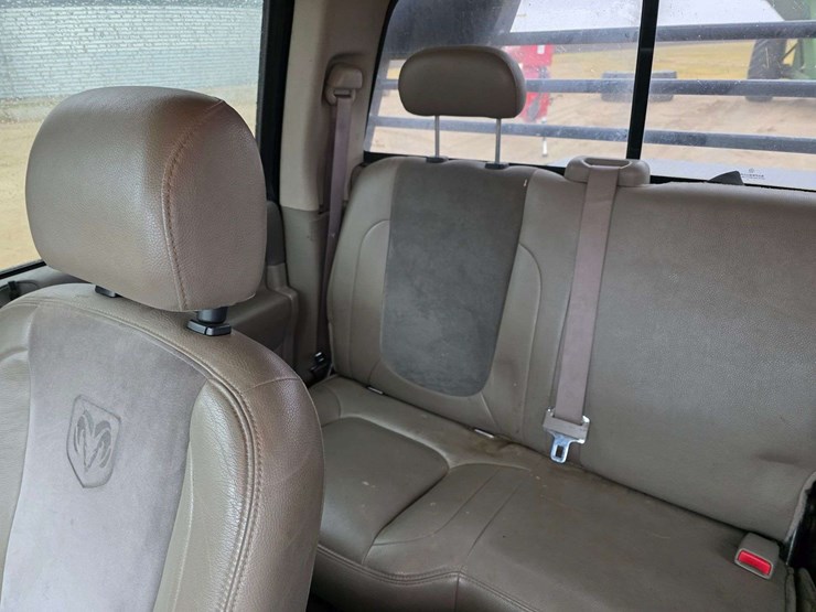 2005-dodge-ram-3500-image-39