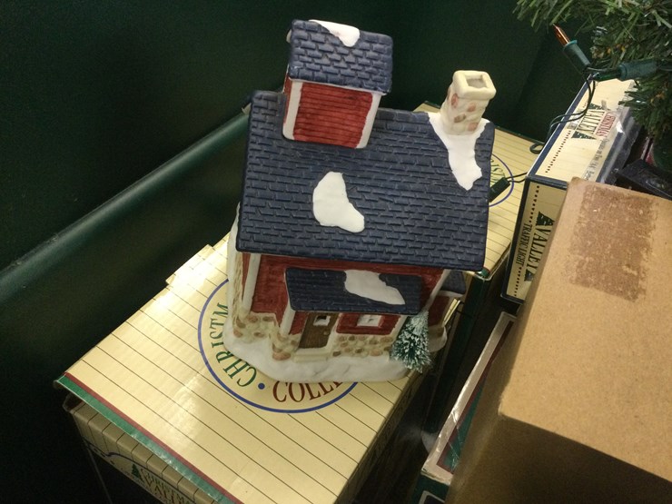 #4569-•-christmas-village-image-2