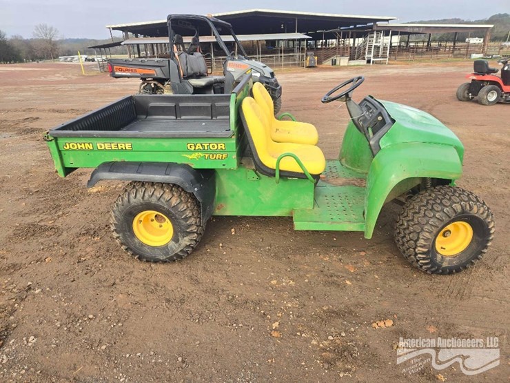 john-deere-turf-gator-image-4
