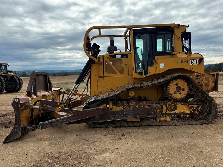 caterpillar-d6t-lgp-image-11