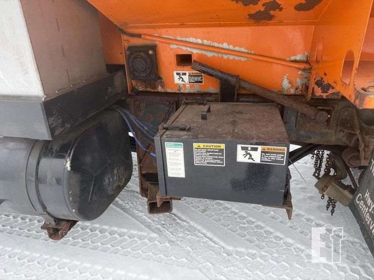 international-workstar-7500-image-11