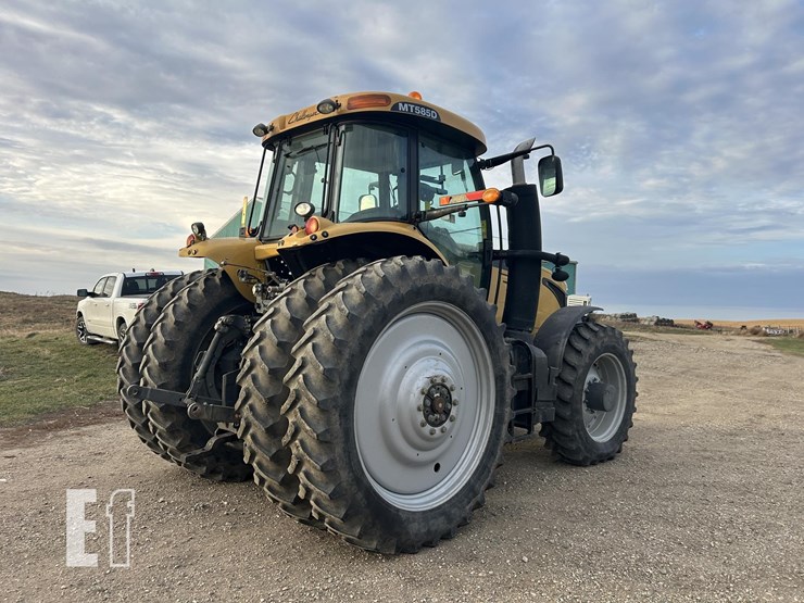 2014-challenger-mt585d-image-5