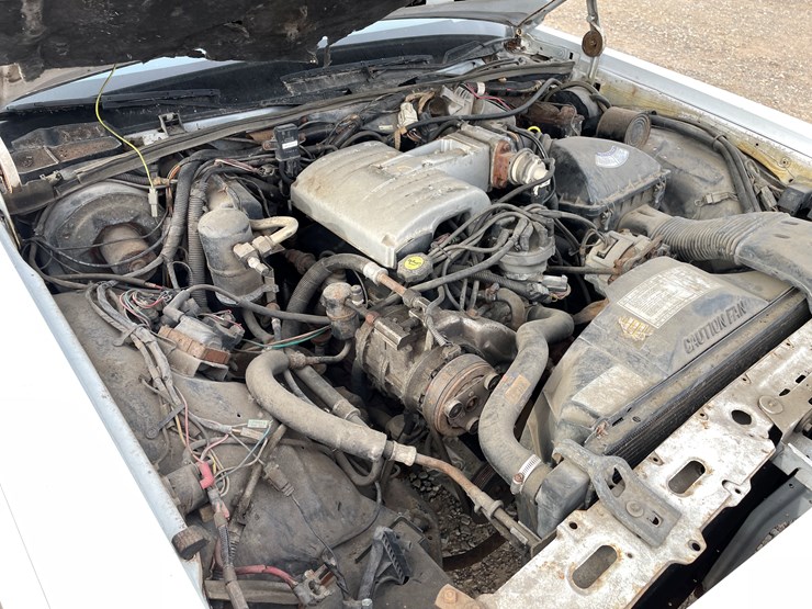 #1200-•-1986-ford-crown-victoria-**recommend-trailering**-(has-mn-title)-image-24