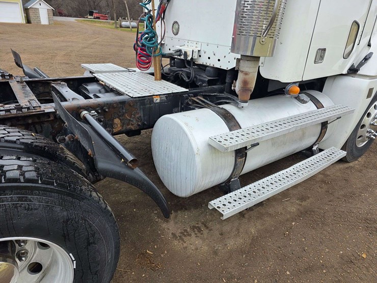 2007-freightliner-cl120-day-cab-semi,-978,000-miles,-detroit-series-60-–-14l-engine,-515hp,-10-speed-image-58