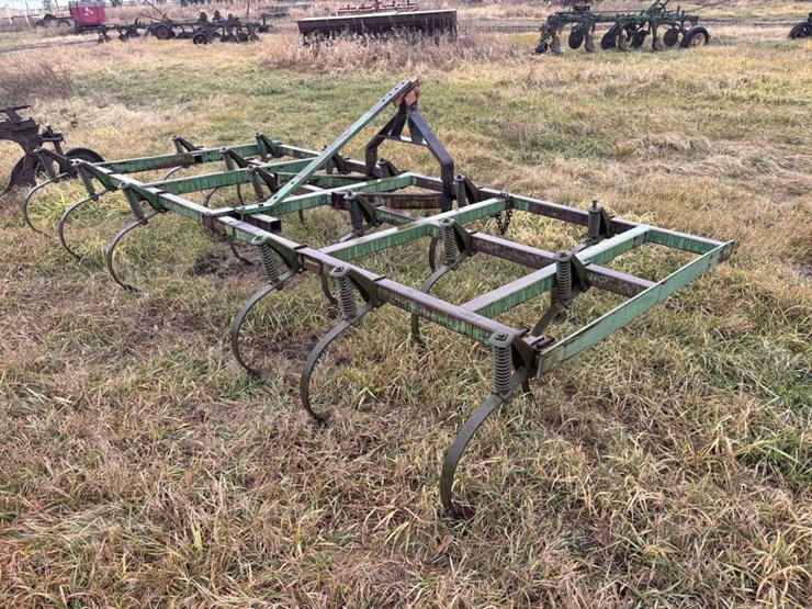 john-deere-field-cultivator,-14’,-(17-shanks),-mounted-image-2