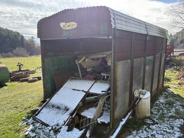 chopper-box-w/-misc.-scrap-&-contents-image-3