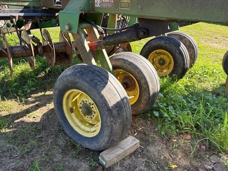 john-deere-635-image-10