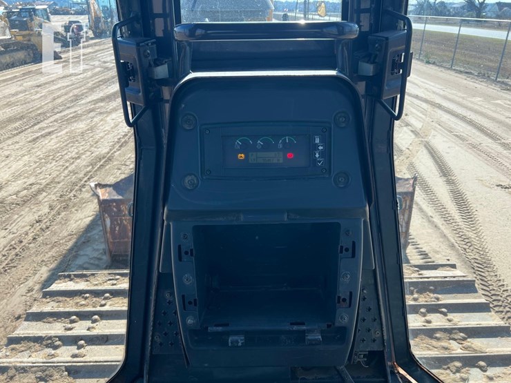 2015-deere-550k-lgp-image-37