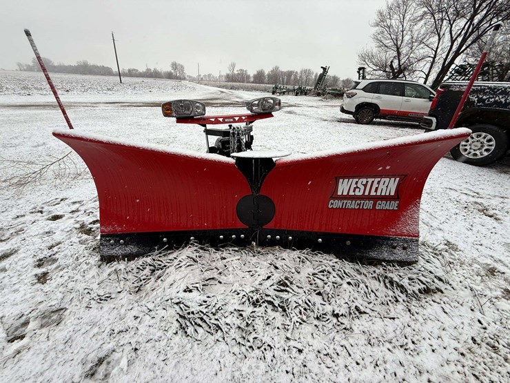 western-v-snow-plow,-8’6”,-right-or-left-swing,-scoop-or-v-plow,-comes-with-mounting-brackets-to-fit-image-12