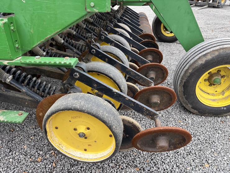 john-deere-750-image-11