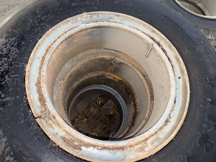 (4)-firestone-10.00r20-truck-tires-on-dayton-rims-image-4