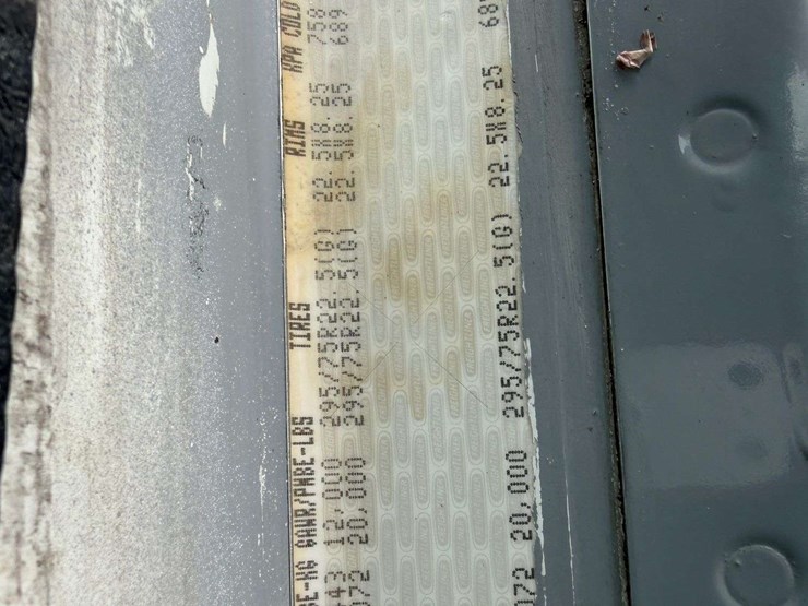 2006-freightliner-columbia-grain-truck,-549,000-miles,-8-year-old-box,-eaton-speed-shift-10-speed-tr-image-50