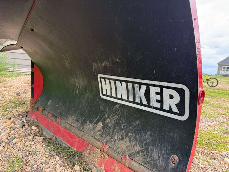 2018-hiniker-poly-snowplow-with-mounts-for-a-99-01-3/4-ton-chevrolet,-has-controller-image-10