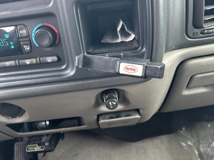 2005-chevrolet-avalanche-1500-image-21