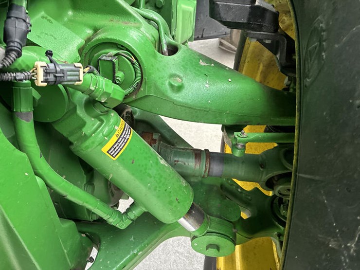 john-deere-8335r-image-42
