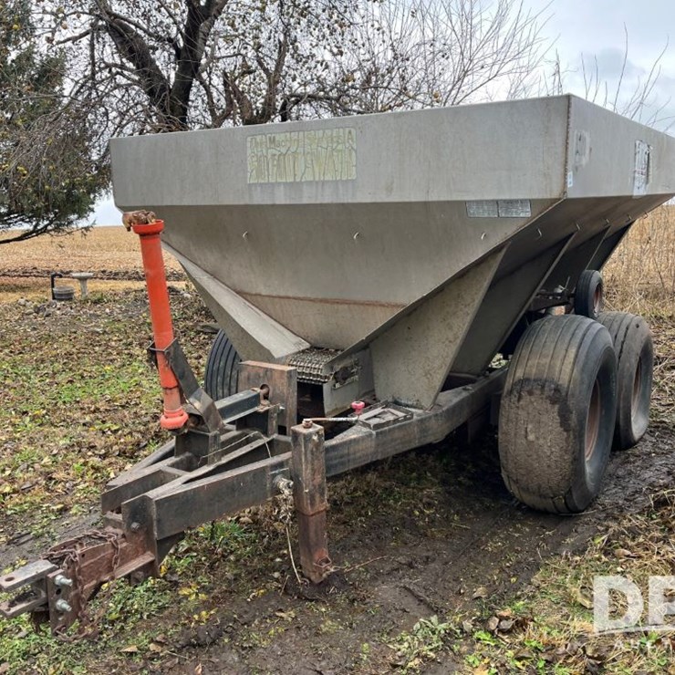 Tyler Dry Spreader (JN3518, Unit D120)