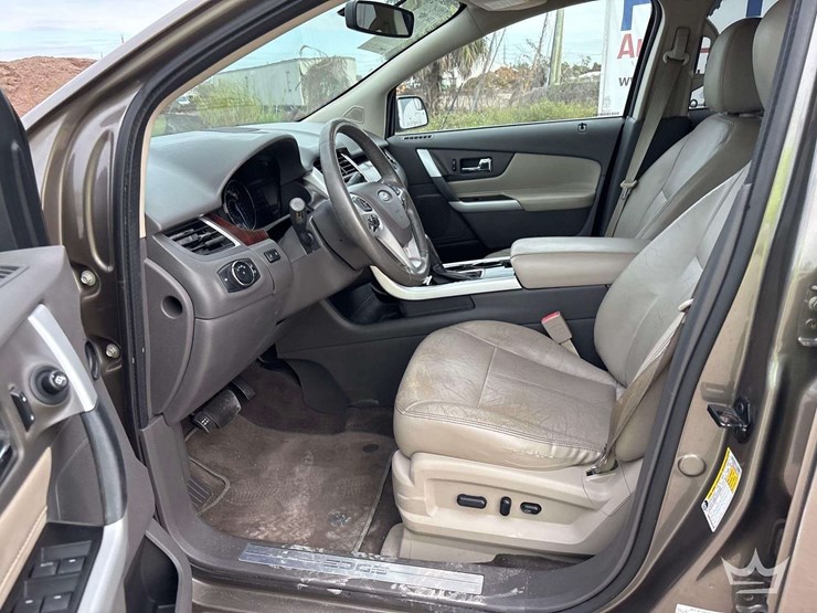 2014-ford-edge-image-11