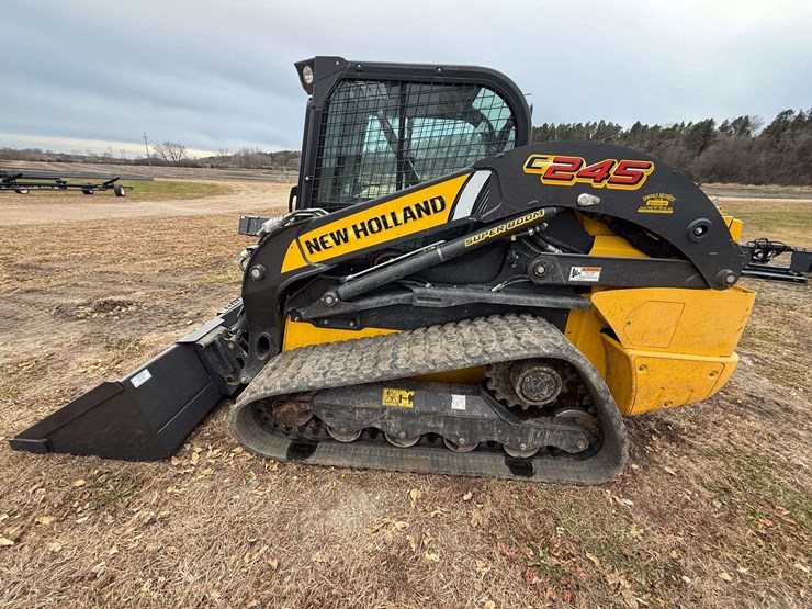 new-holland-c245-image-12