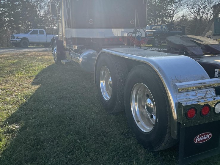 2007-peterbilt-379-image-12