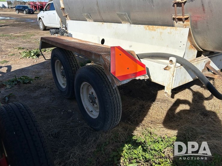 liquid-nurse-trailer-(cp1356,-tank-2459)-image-5