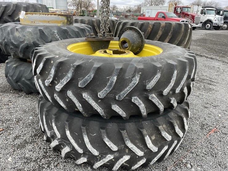 john-deere-10-image-1