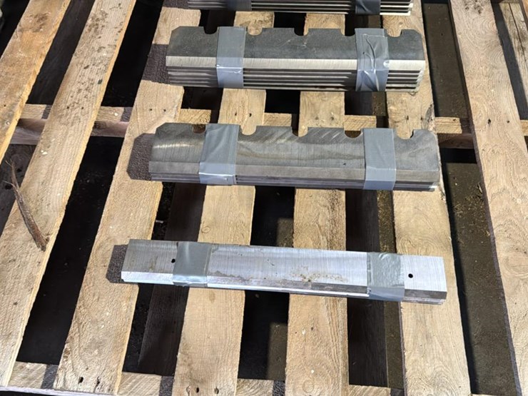 #150-•-chipper-knives-image-2