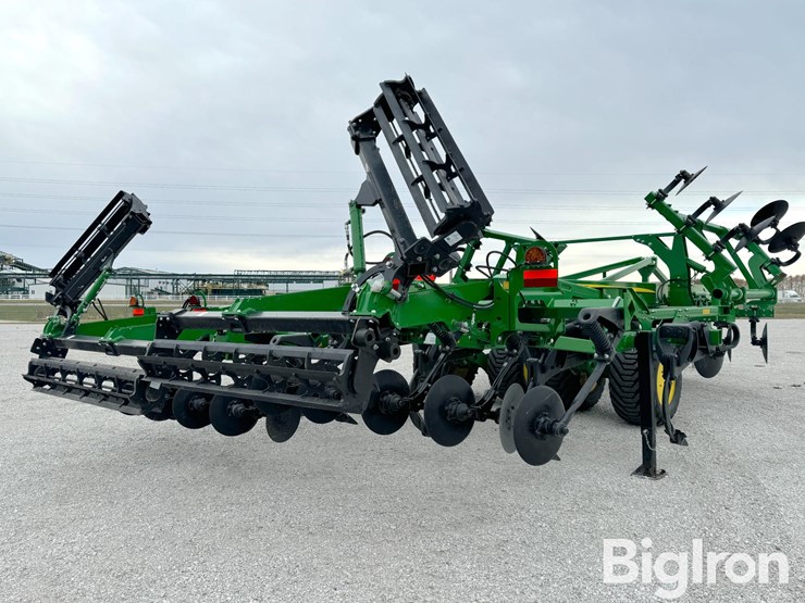 2023-john-deere-2730-image-5