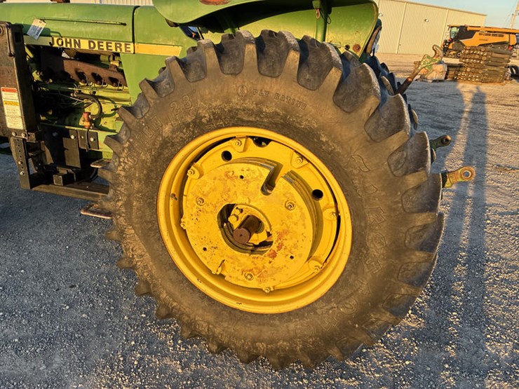 john-deere-2940-image-50