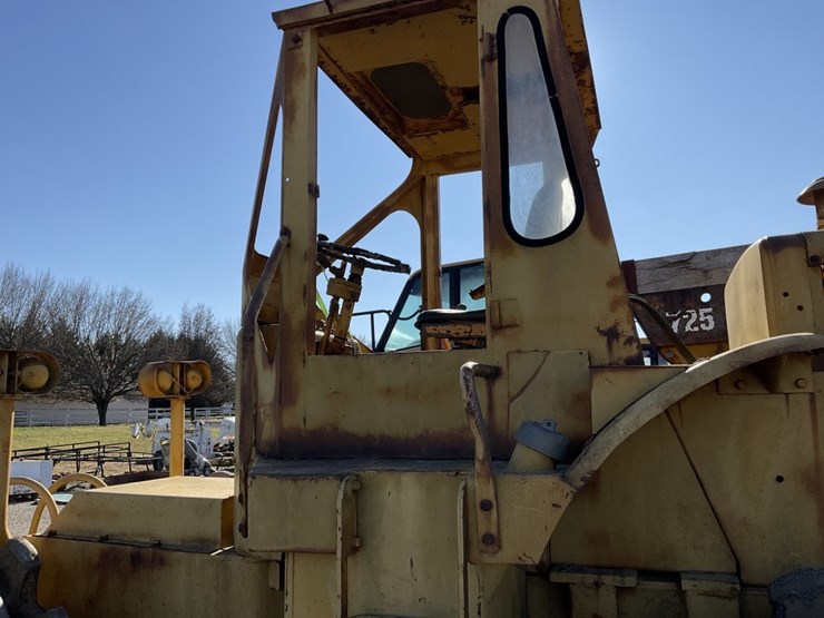 caterpillar-815-image-9