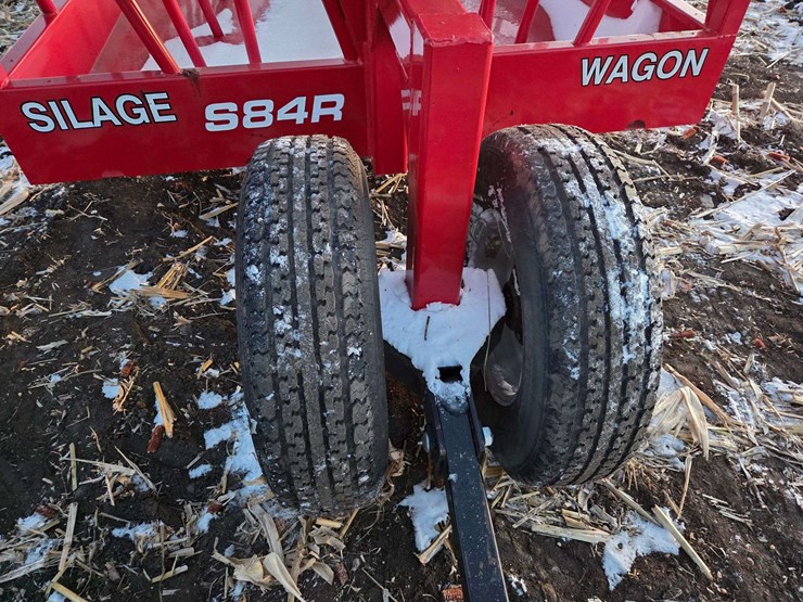 ia-84r-24'-silage-feeder-wagon-tricycle-front-16"-tires-new.-this-item-is-located-in-south-dakota,-t-image-8