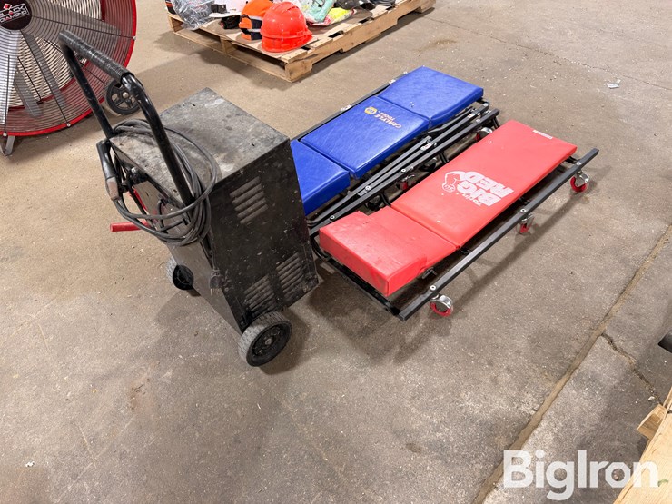 schumacher-battery-charger-&-creepers-image-3