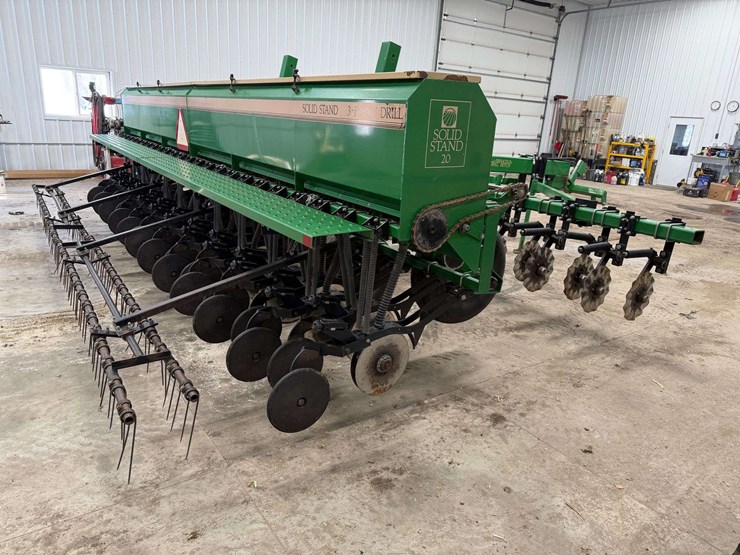 great-plains-20’-grain-drill,-10”-spacing,-3pt-converted-into-a-pull-type,-has-markers,-front-coulte-image-3