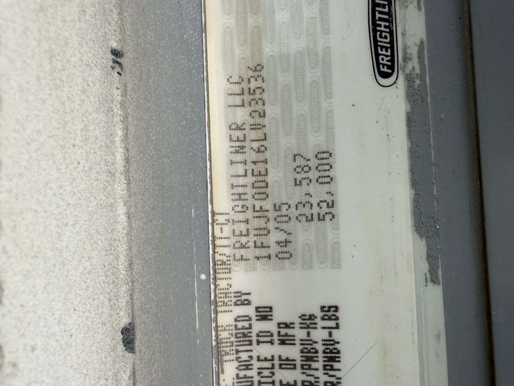 2006-freightliner-columbia-grain-truck,-549,000-miles,-8-year-old-box,-eaton-speed-shift-10-speed-tr-image-49