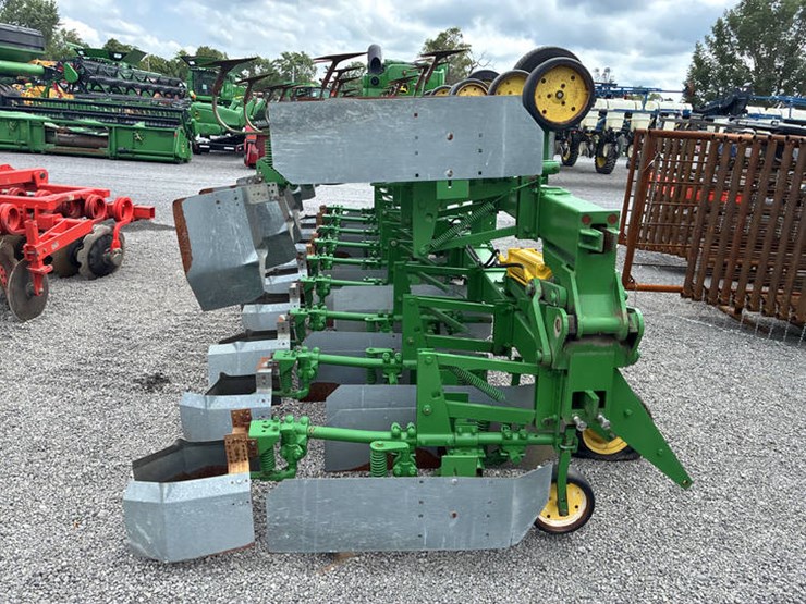 john-deere-845-image-19