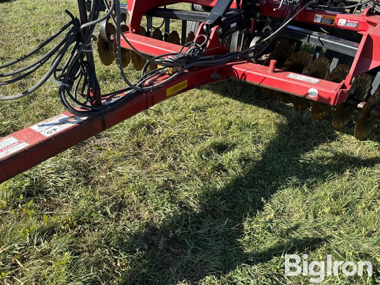 case-ih-330-image-13