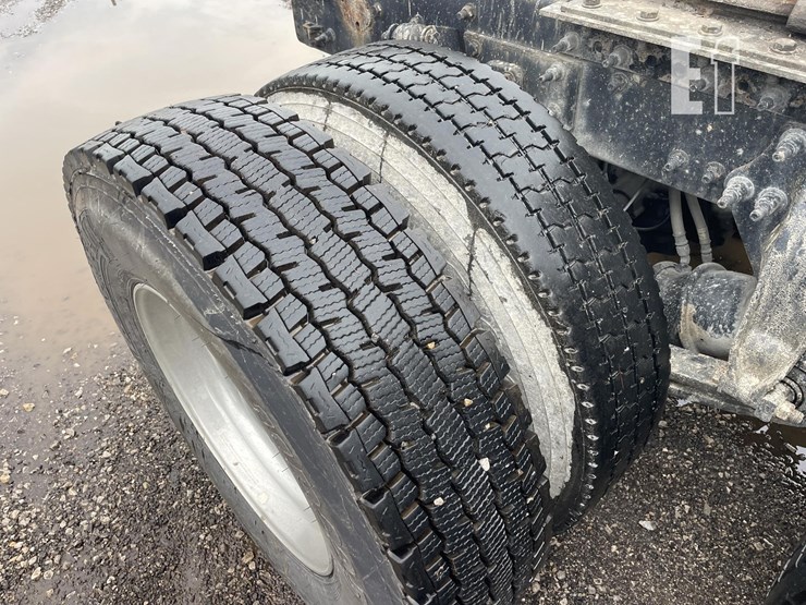 2014-freightliner-cascadia-125-image-14