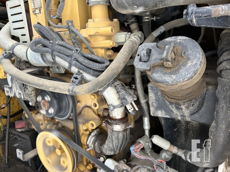 2019-caterpillar-259d-image-31