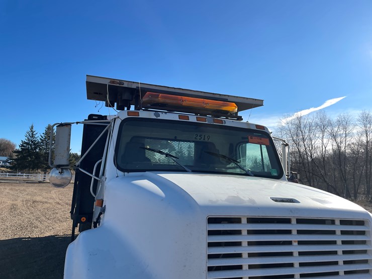 international-4700-image-6