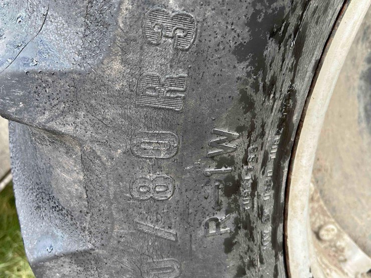 2014-case-ih-magnum-310-image-27