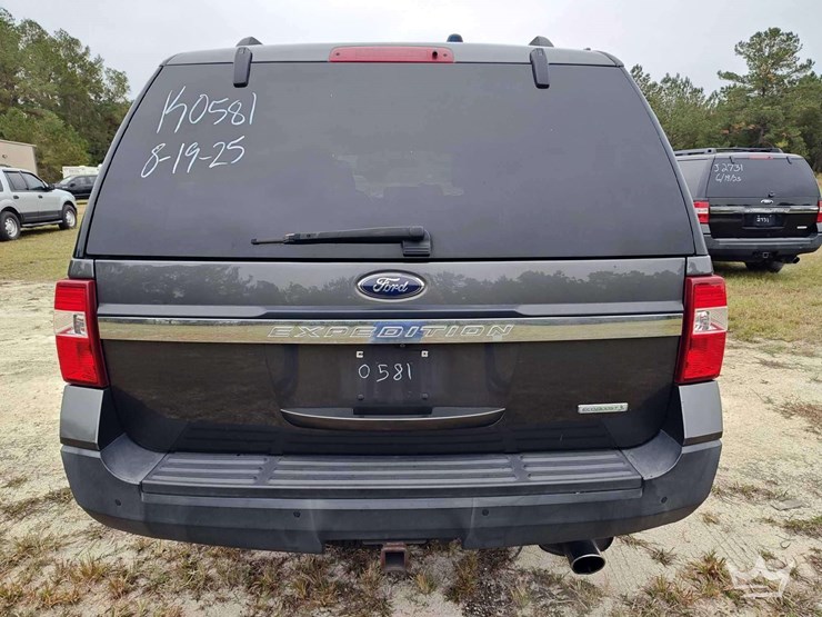 2016-ford-expedition-image-39