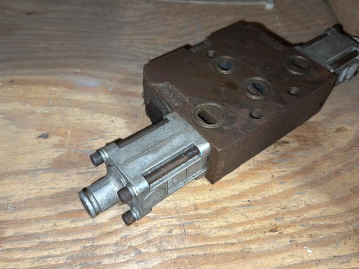 #168-•-contents-of-shelf-one-and-two*-image-10