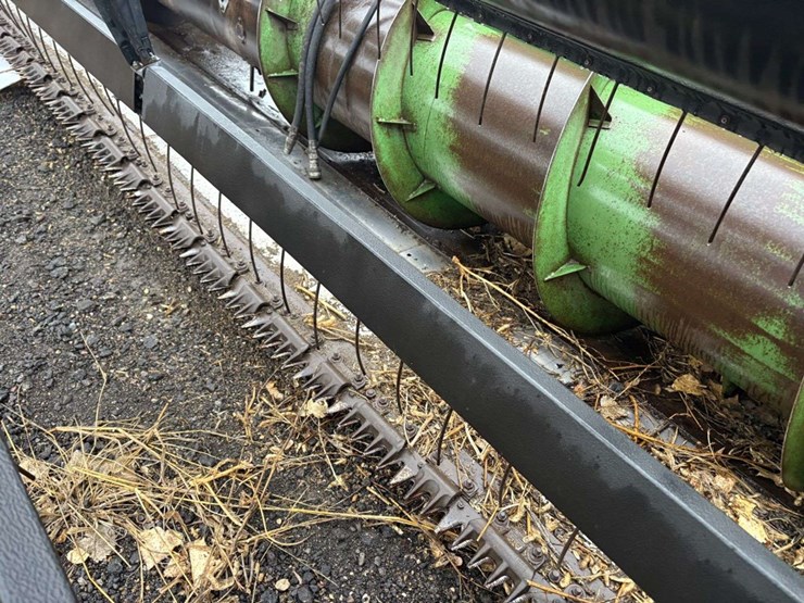 john-deere-220-image-2