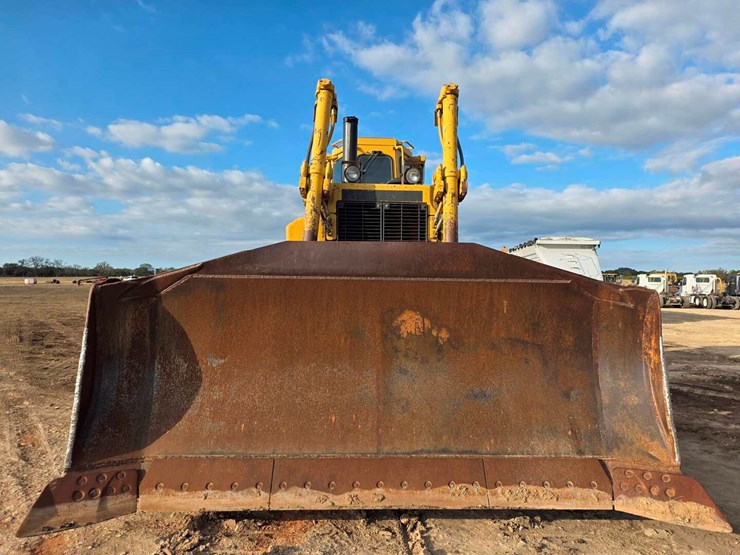 caterpillar-d8-image-2