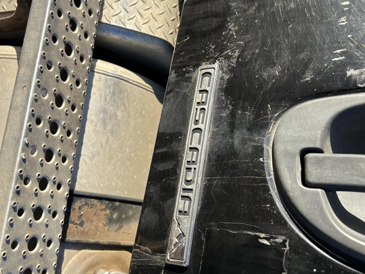 2012-freightliner-cascadia-125-image-12