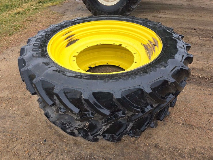 john-deere-8100-image-1