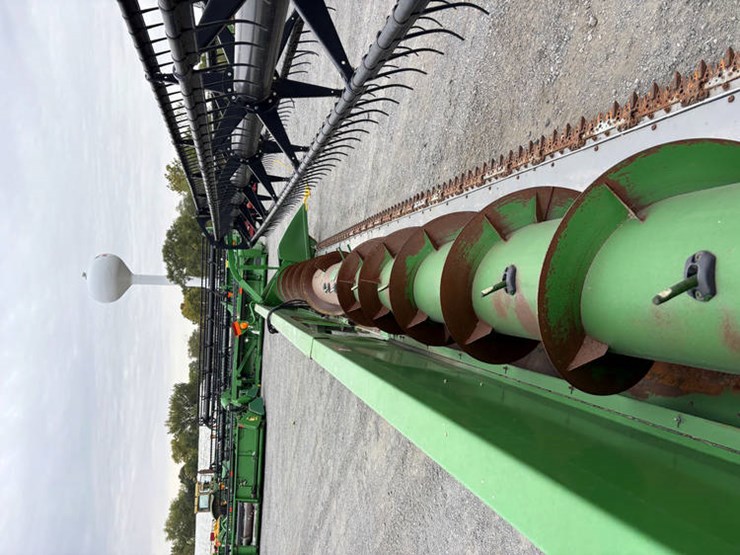 john-deere-630f-image-15