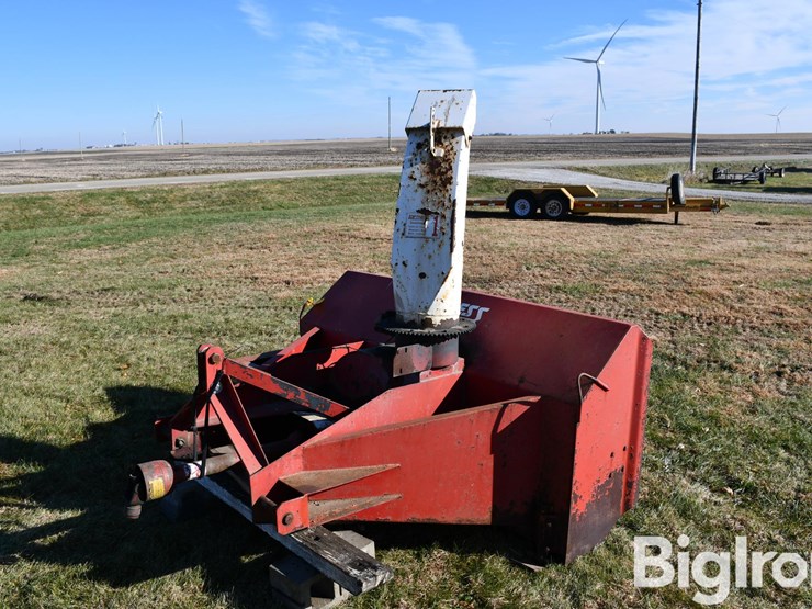 loftness-7'-snow-blower-image-5